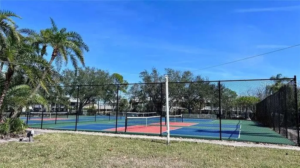 611 Destiny Drive Ruskin FL 33570