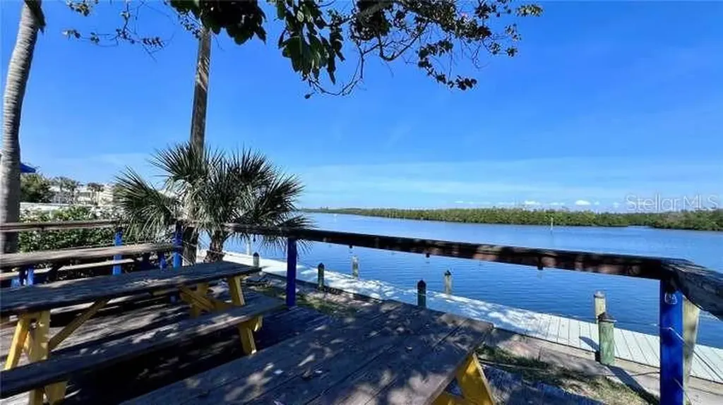 611 Destiny Drive Ruskin FL 33570