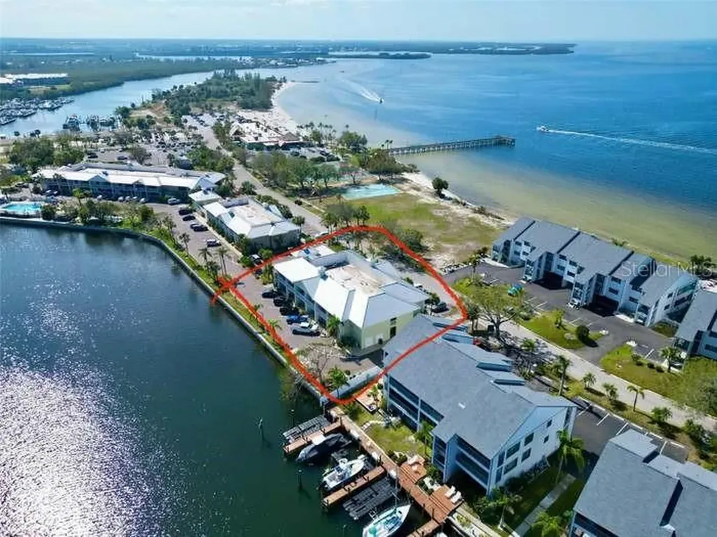 611 Destiny Drive Ruskin FL 33570