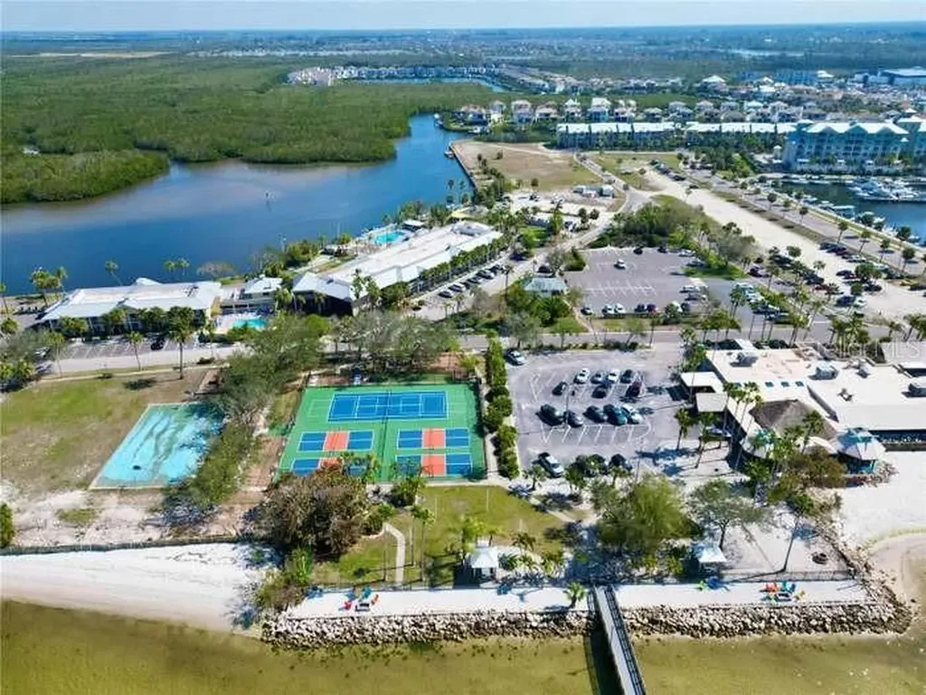 611 Destiny Drive Ruskin FL 33570
