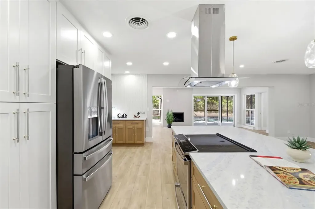 8326 40th Place N St Petersburg FL 33709