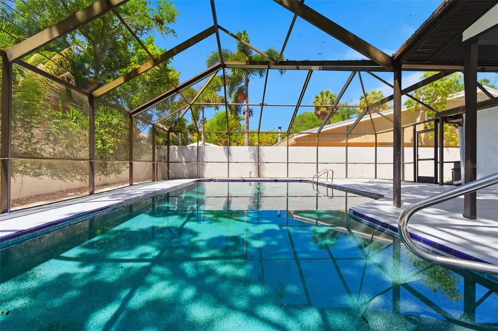 8326 40th Place N St Petersburg FL 33709
