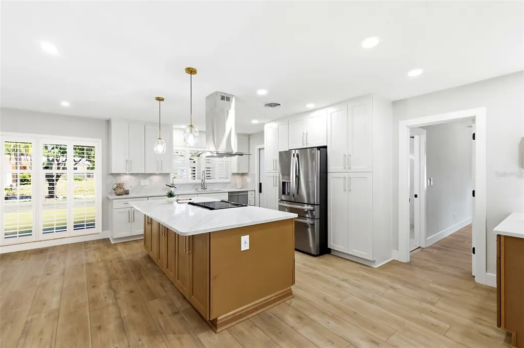 8326 40th Place N St Petersburg FL 33709