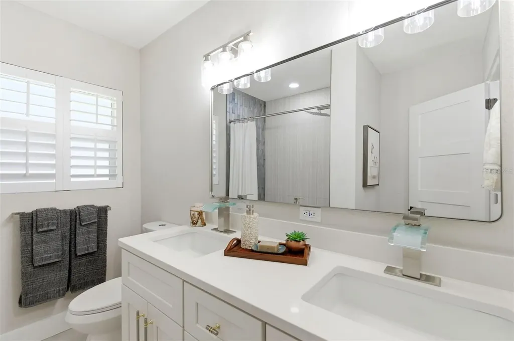 8326 40th Place N St Petersburg FL 33709