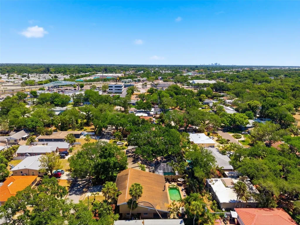8326 40th Place N St Petersburg FL 33709