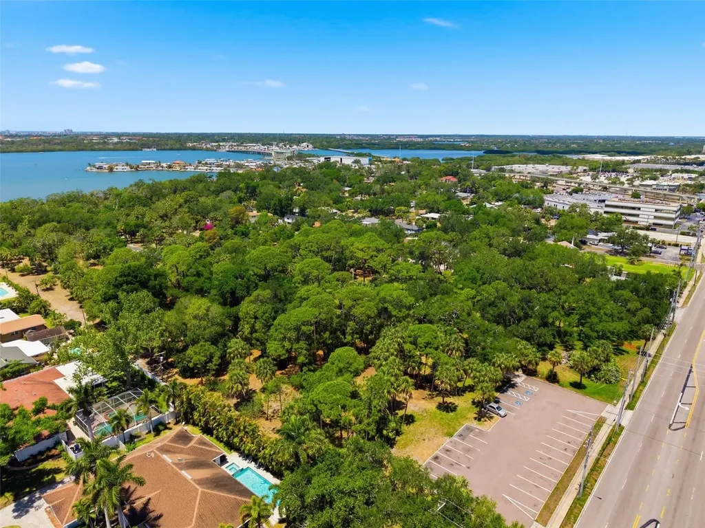 8326 40th Place N St Petersburg FL 33709