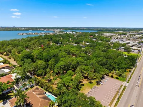 8326 40th Place N St Petersburg FL 33709