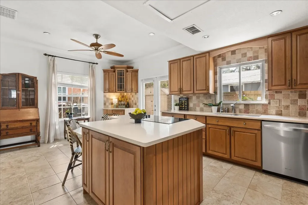 821 N Ferncreek Avenue Orlando FL 32803