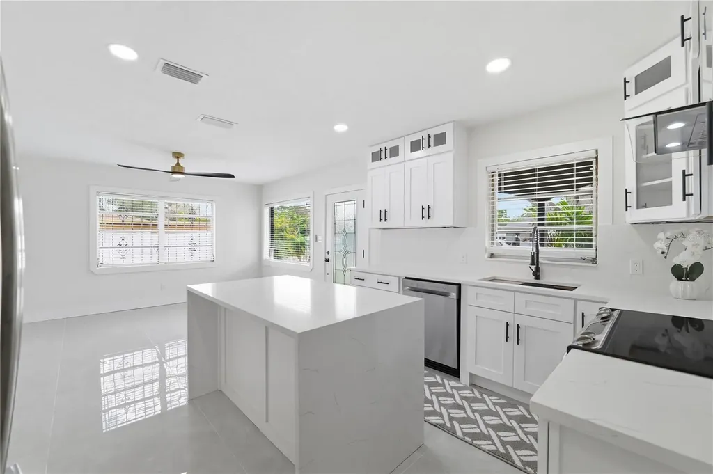 2117 W Kentucky Avenue Tampa FL 33607