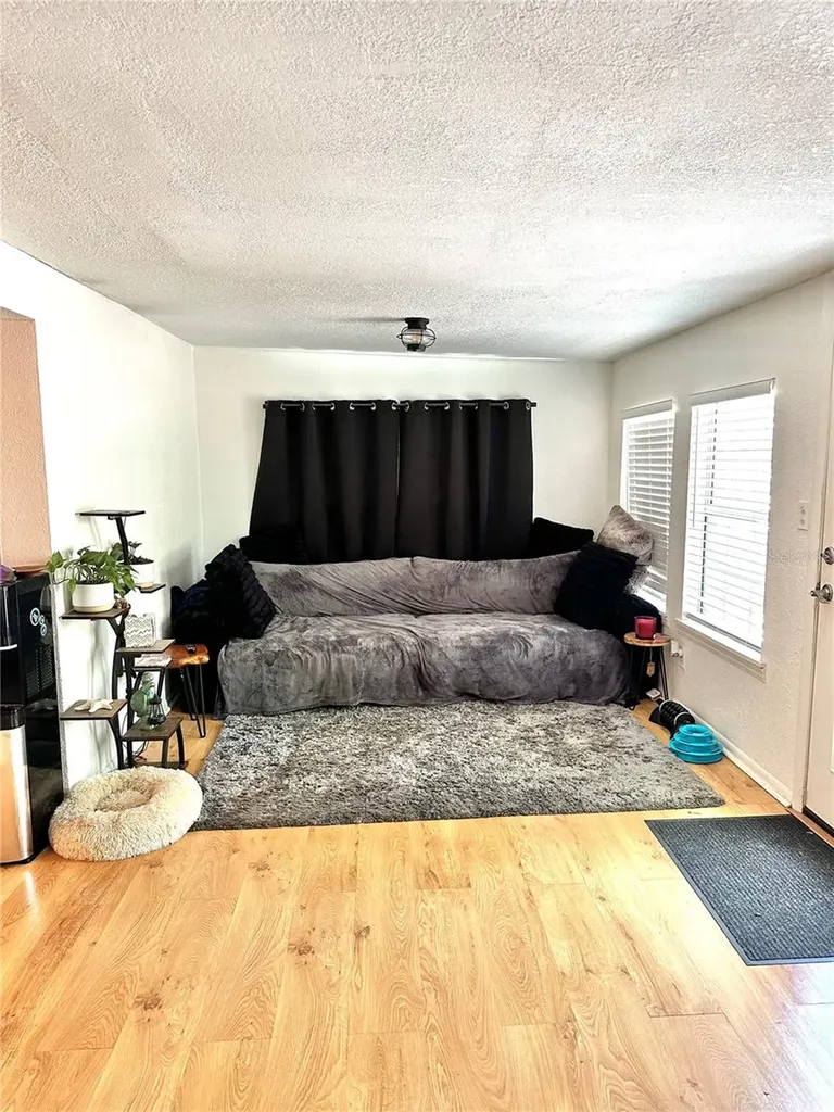 4653 78th Lane N St Petersburg FL 33709
