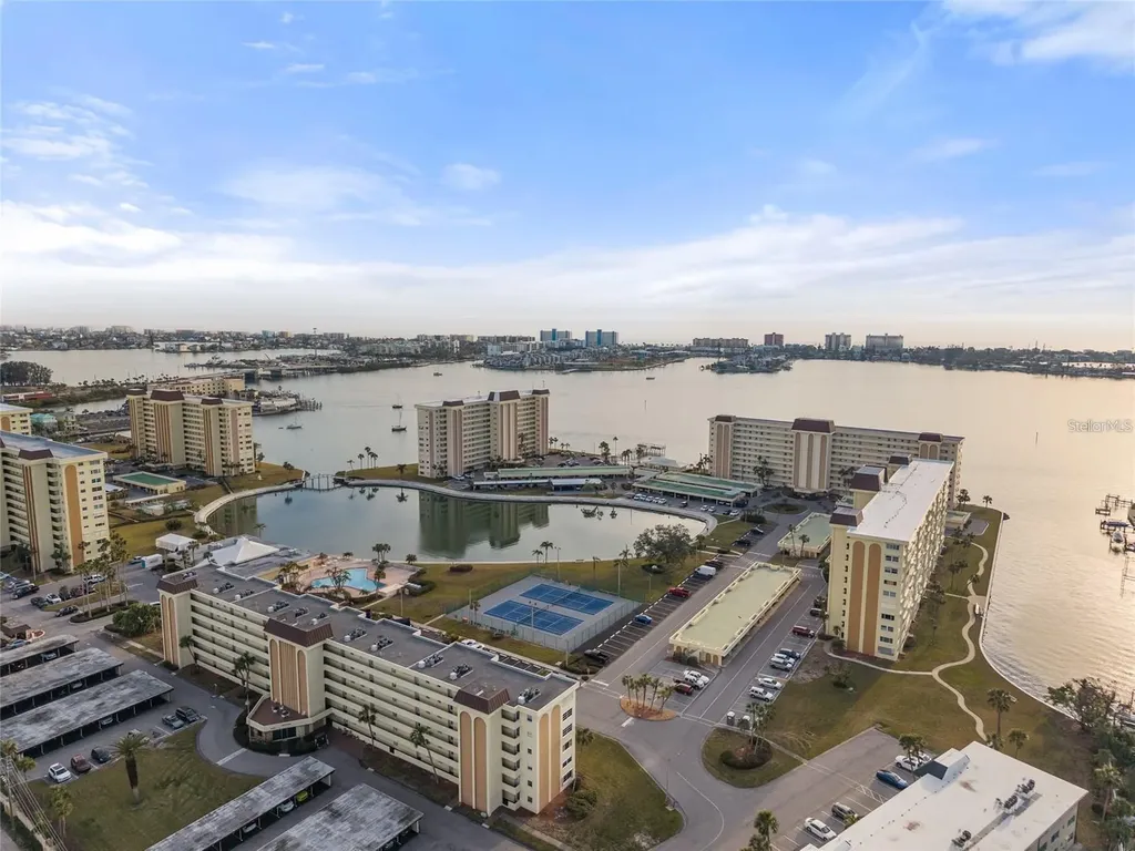 4775 Cove Circle St Petersburg FL 33708