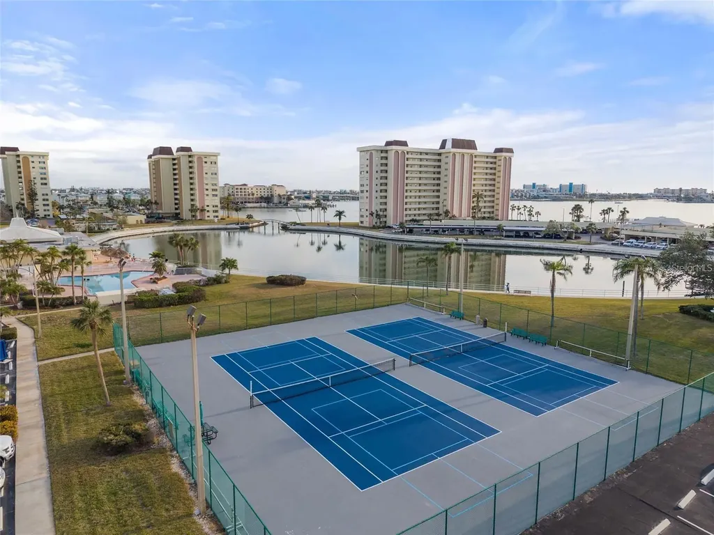 4775 Cove Circle St Petersburg FL 33708