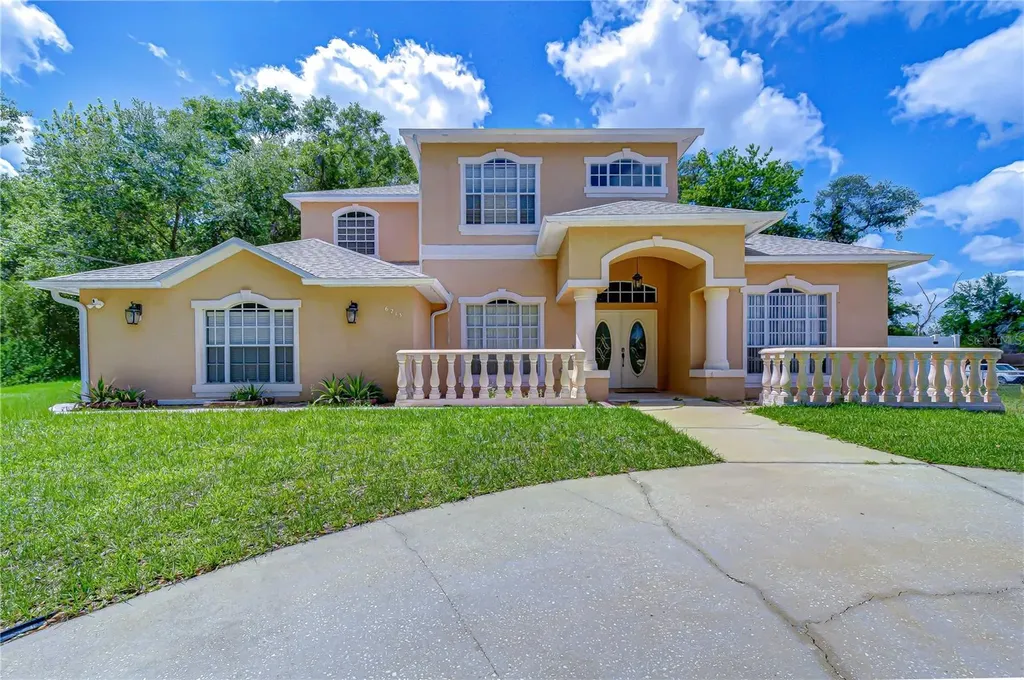 6213 Parkway Boulevard Land O Lakes FL 34639