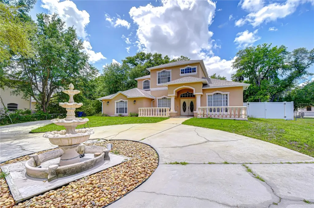 6213 Parkway Boulevard Land O Lakes FL 34639