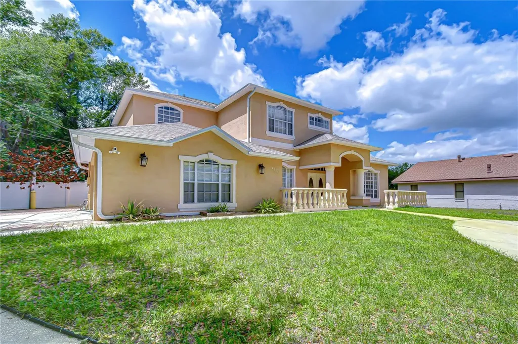 6213 Parkway Boulevard Land O Lakes FL 34639