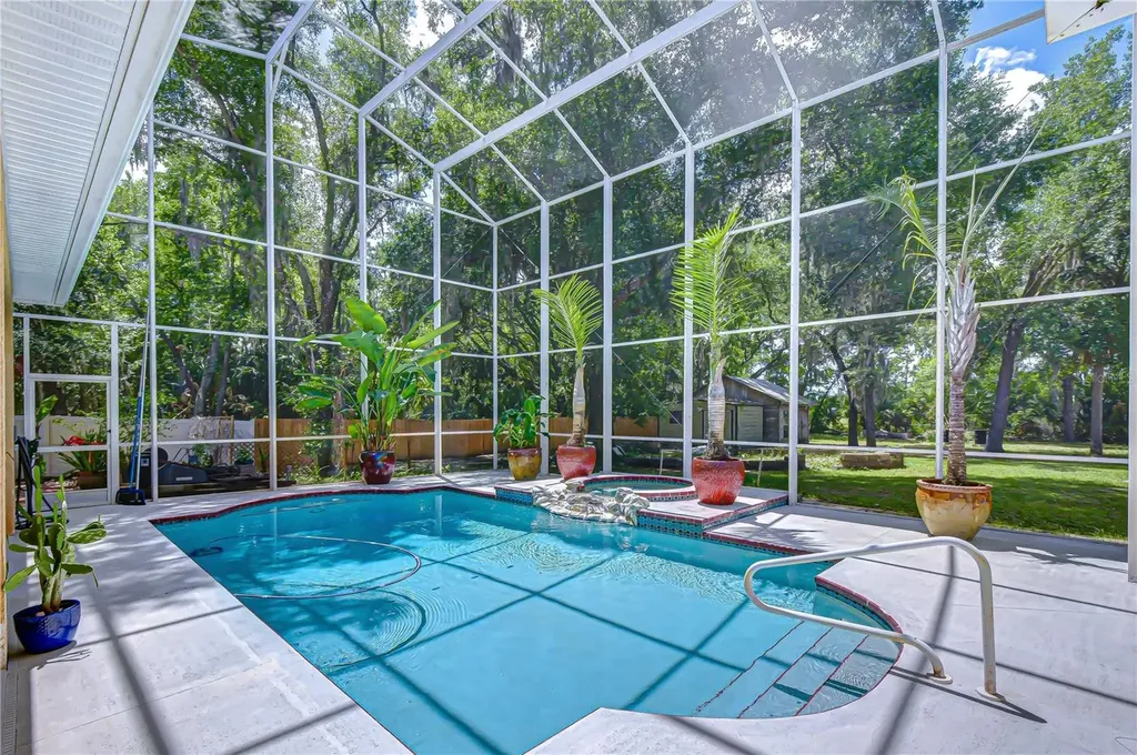 6213 Parkway Boulevard Land O Lakes FL 34639
