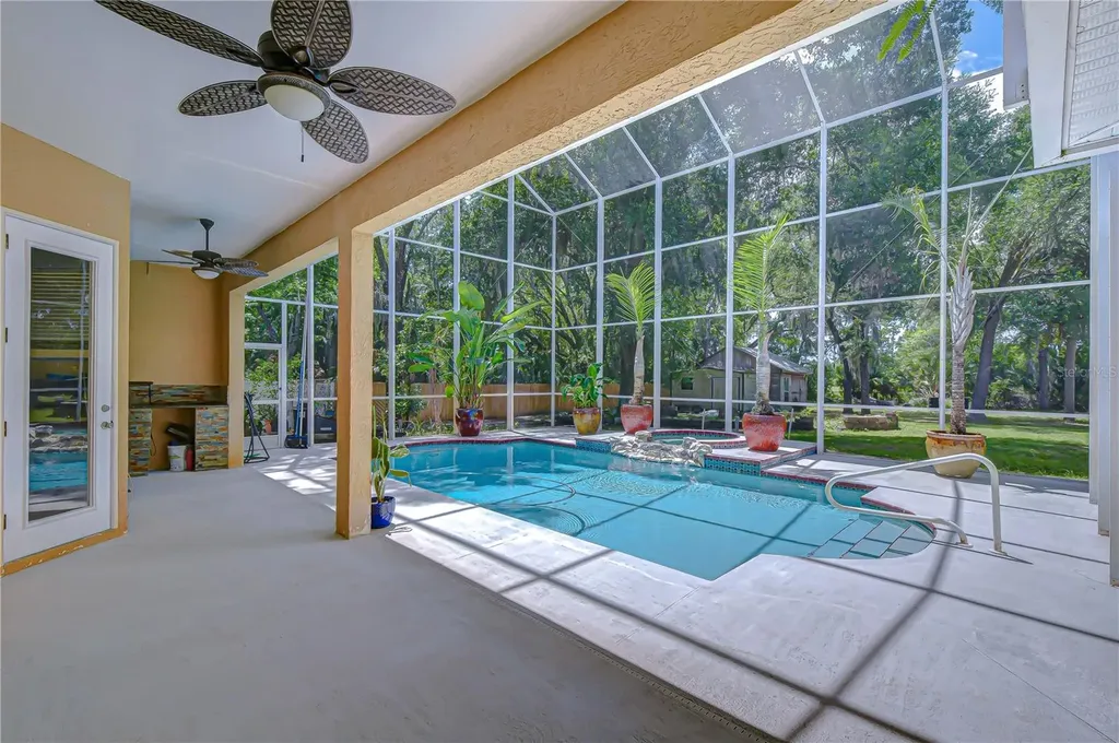 6213 Parkway Boulevard Land O Lakes FL 34639