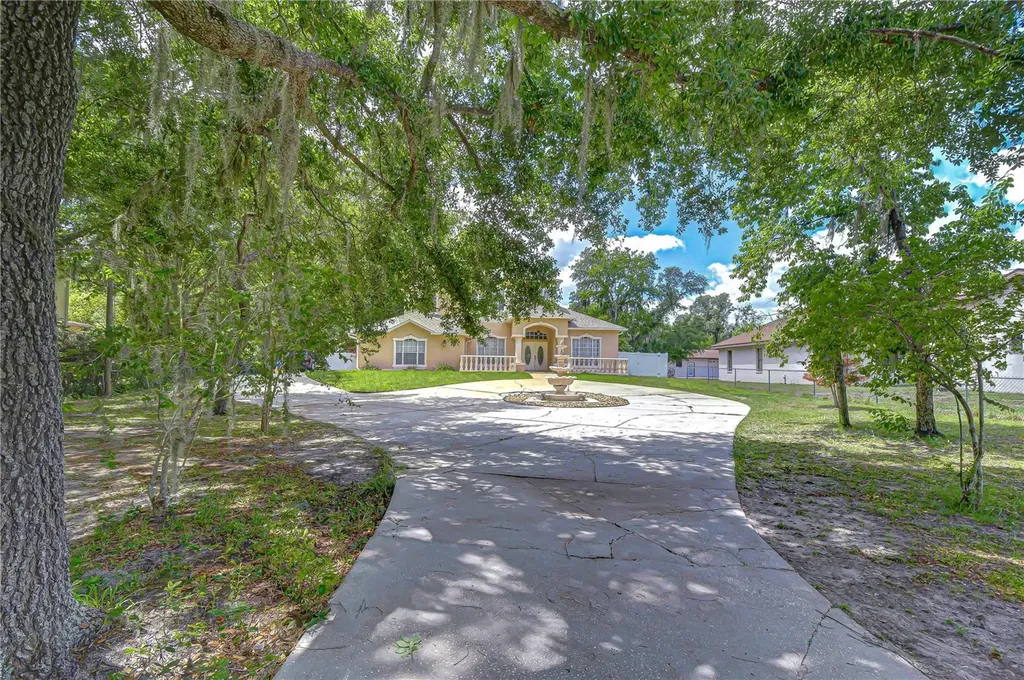 6213 Parkway Boulevard Land O Lakes FL 34639