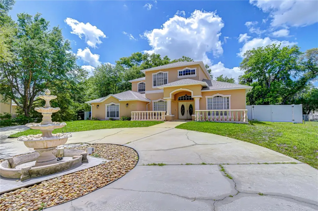 6213 Parkway Boulevard Land O Lakes FL 34639