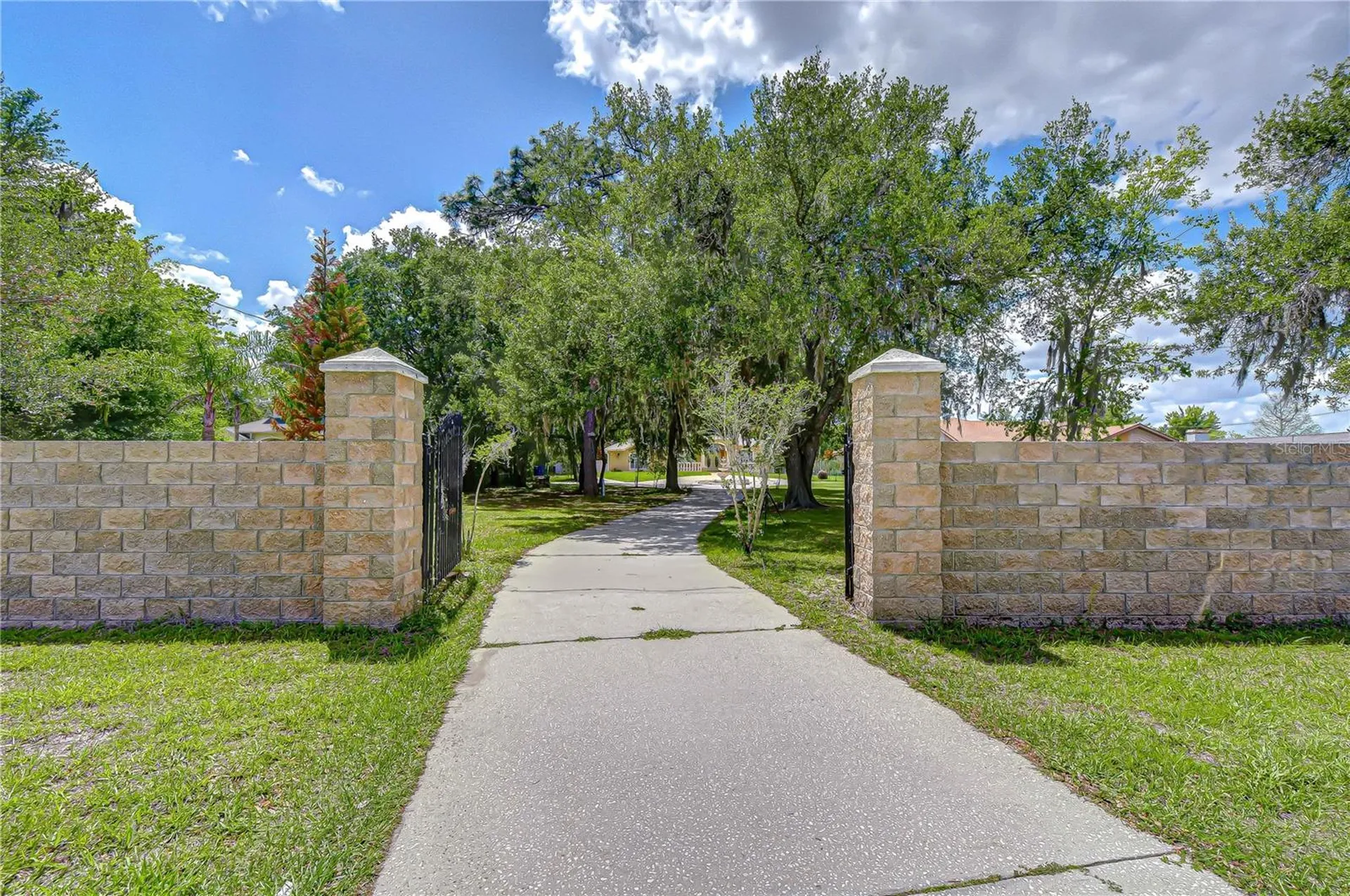 6213 Parkway Boulevard Land O Lakes FL 34639