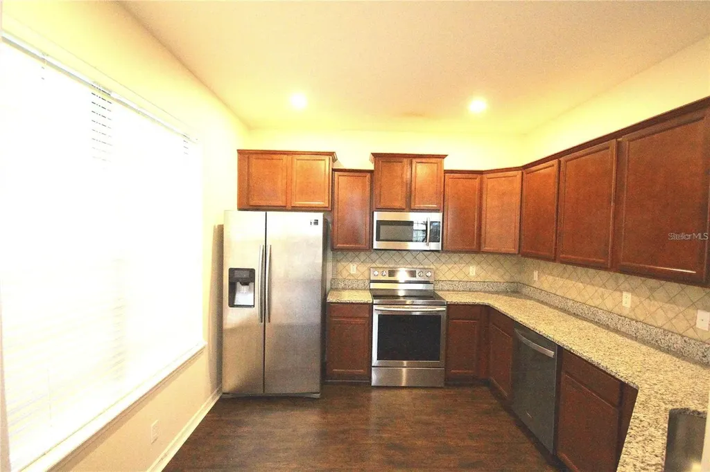 5520 Kinglethill Drive Lithia FL 33547