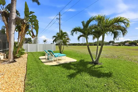 11198 Lakeland Circle Fort Myers FL 33913