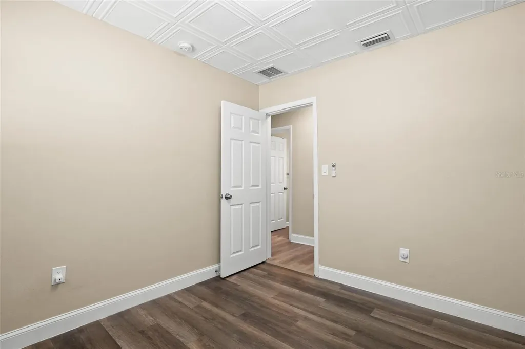 611 Pinewood Drive Dunedin FL 34698