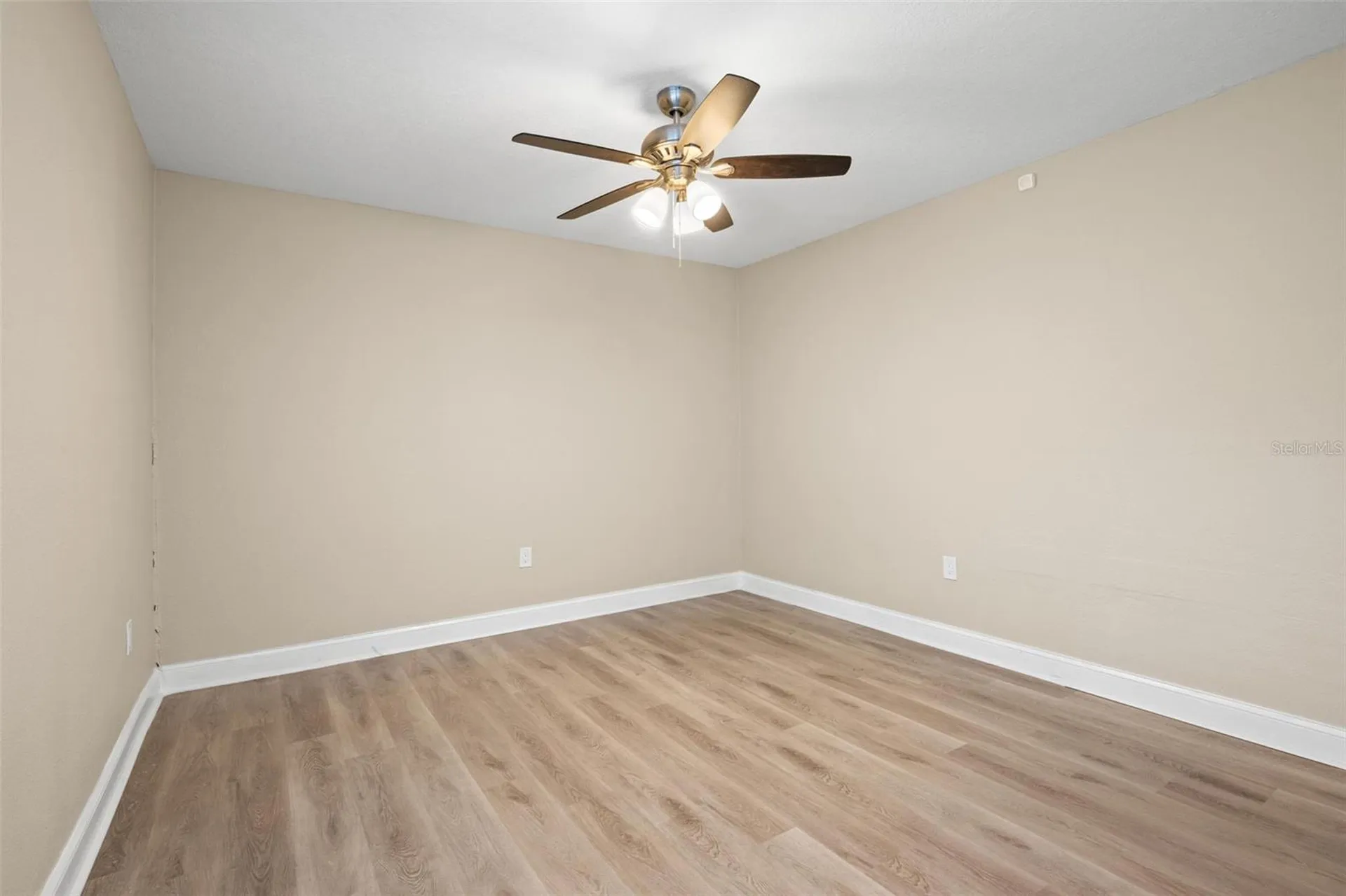 611 Pinewood Drive Dunedin FL 34698