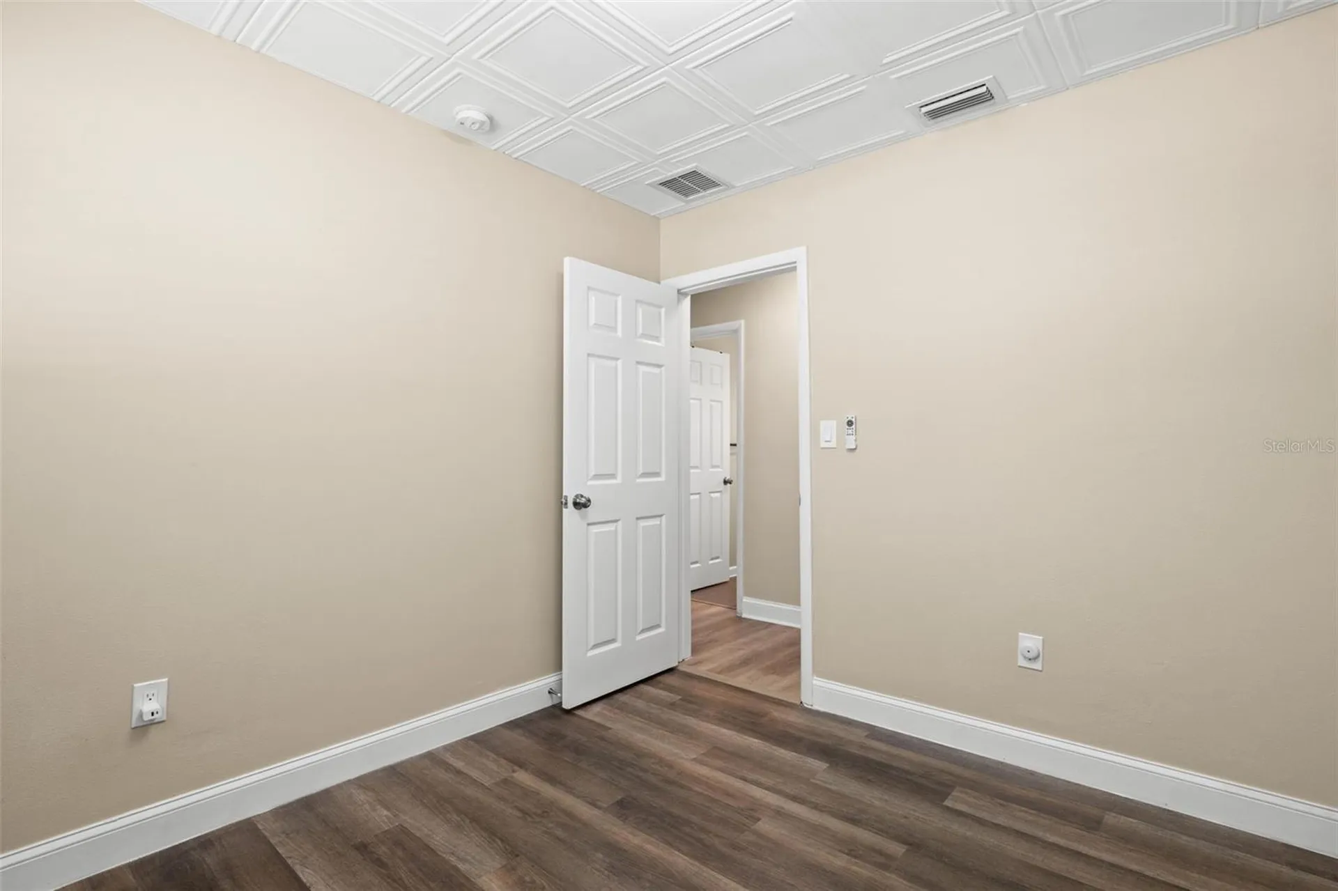 611 Pinewood Drive Dunedin FL 34698