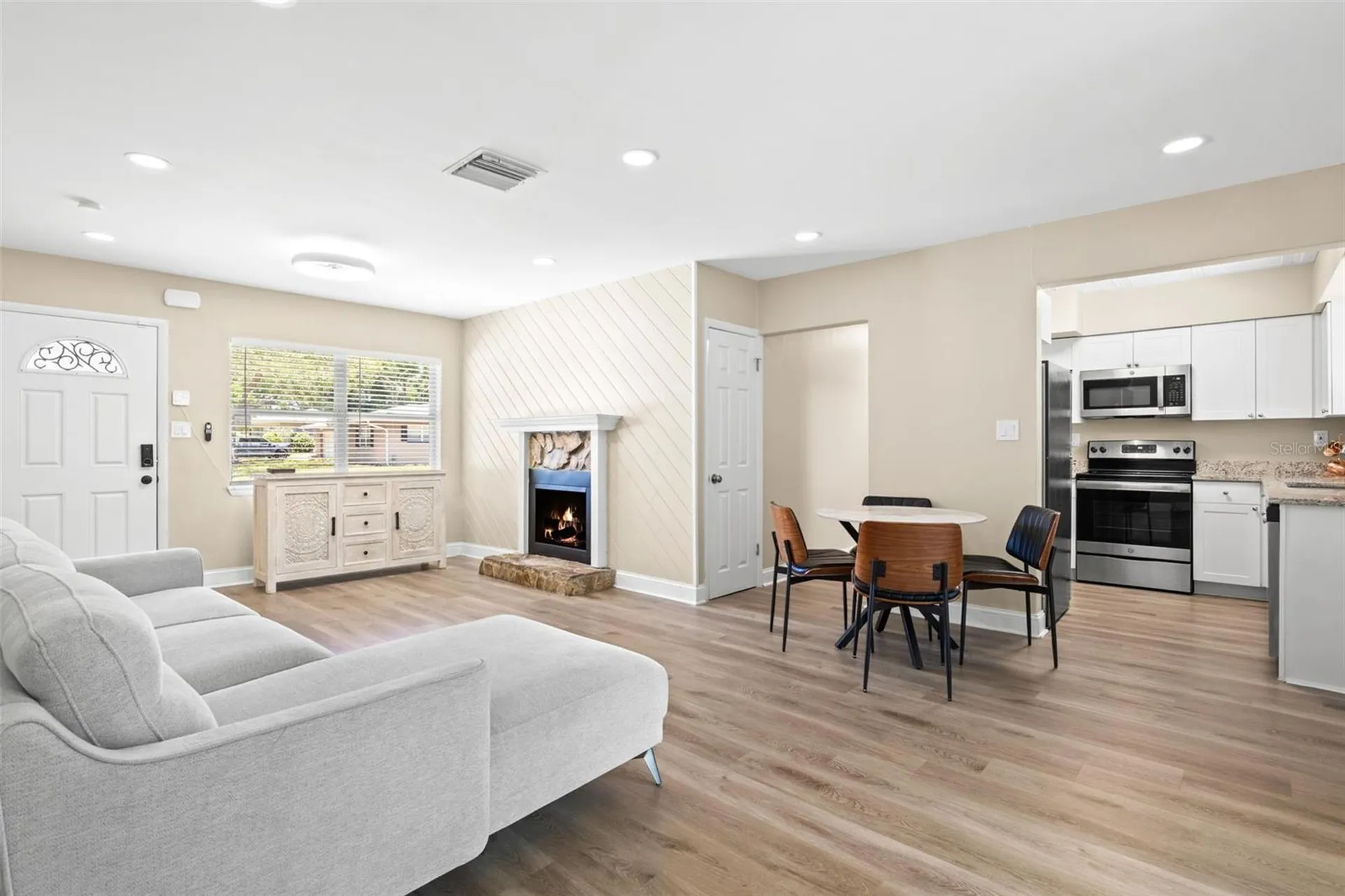 611 Pinewood Drive Dunedin FL 34698