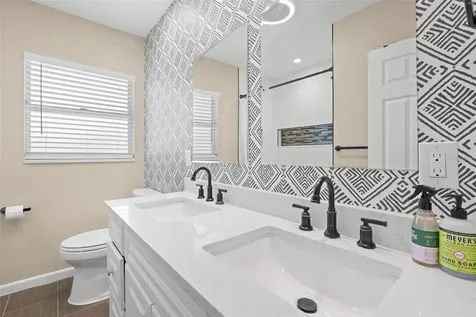 611 Pinewood Drive Dunedin FL 34698