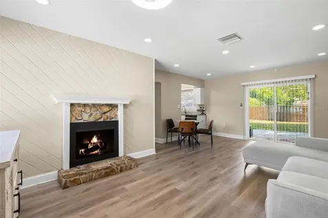 611 Pinewood Drive Dunedin FL 34698
