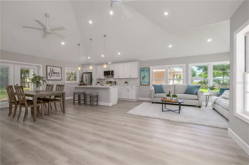1209 E Washington Street Orlando FL 32801