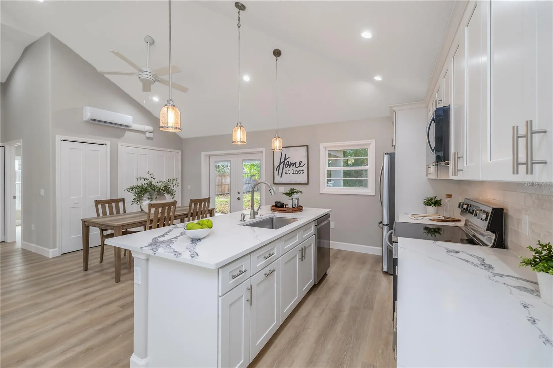 1209 E Washington Street Orlando FL 32801