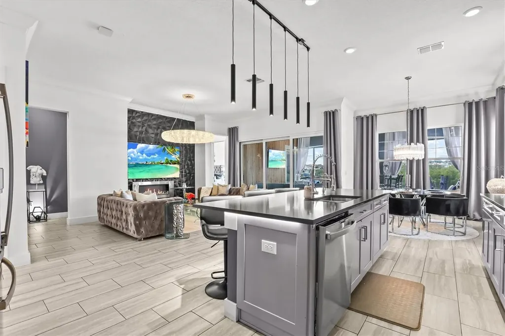 916 Seagrape Drive Ruskin FL 33570