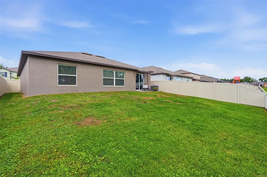 1681 Red Loop Lakeland FL 33801
