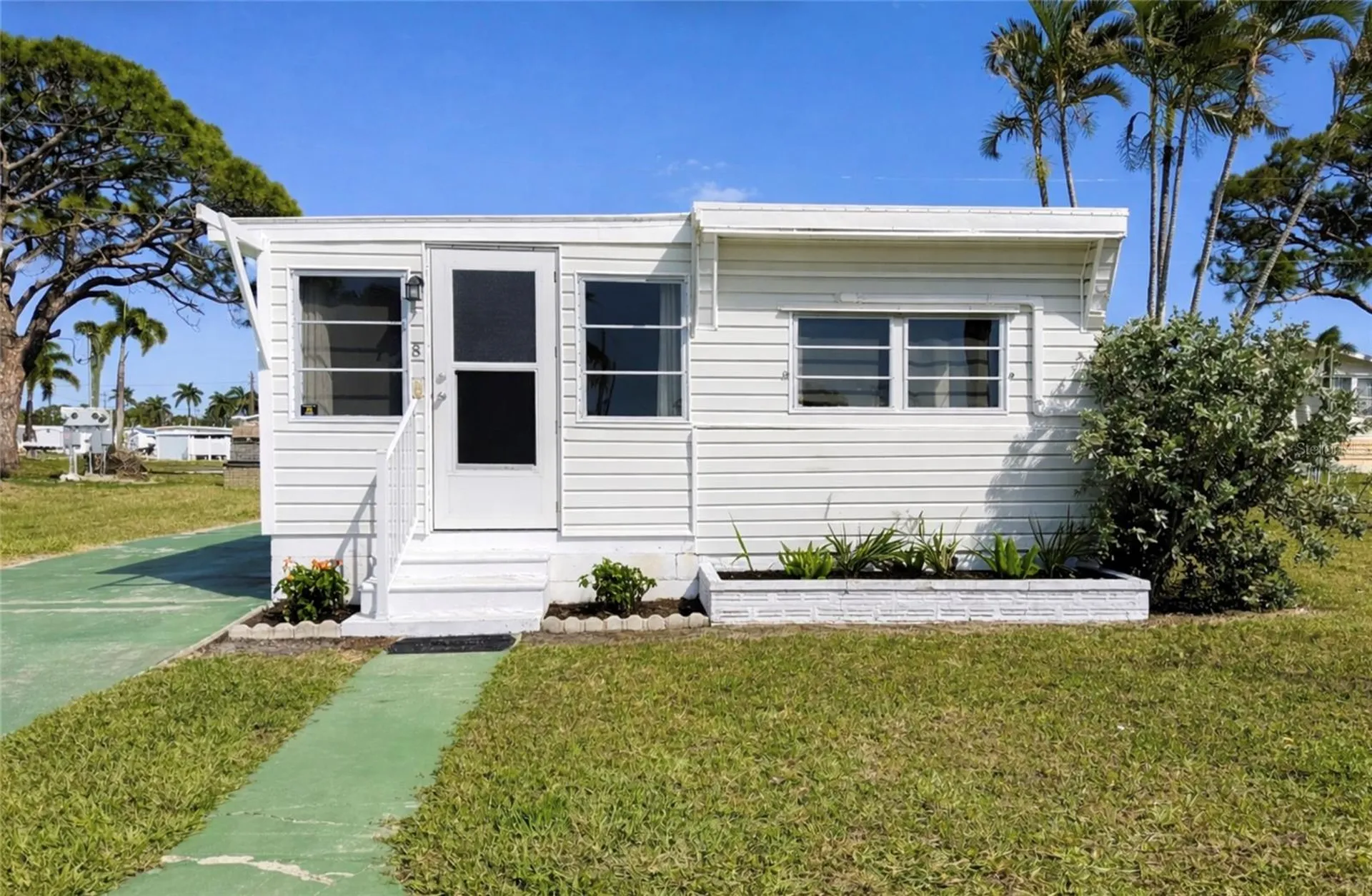 8 6th Street Bradenton FL 34210