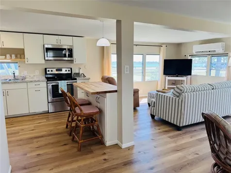 8 6th Street Bradenton FL 34210