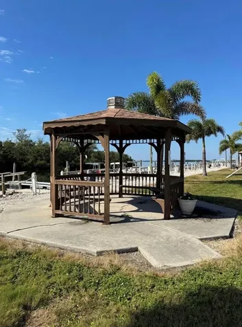 8 6th Street Bradenton FL 34210