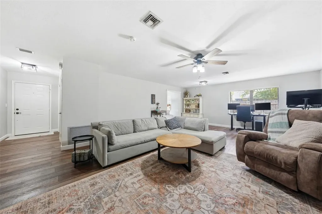 923 Park Drive Tavares FL 32778