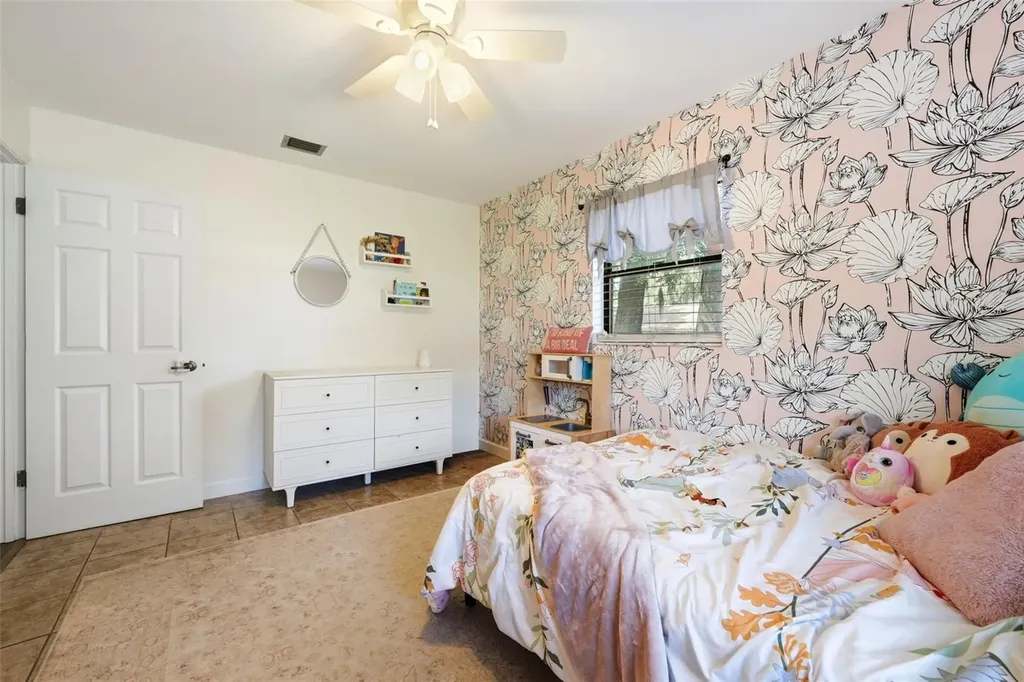 923 Park Drive Tavares FL 32778