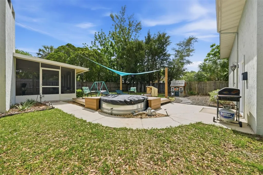 923 Park Drive Tavares FL 32778