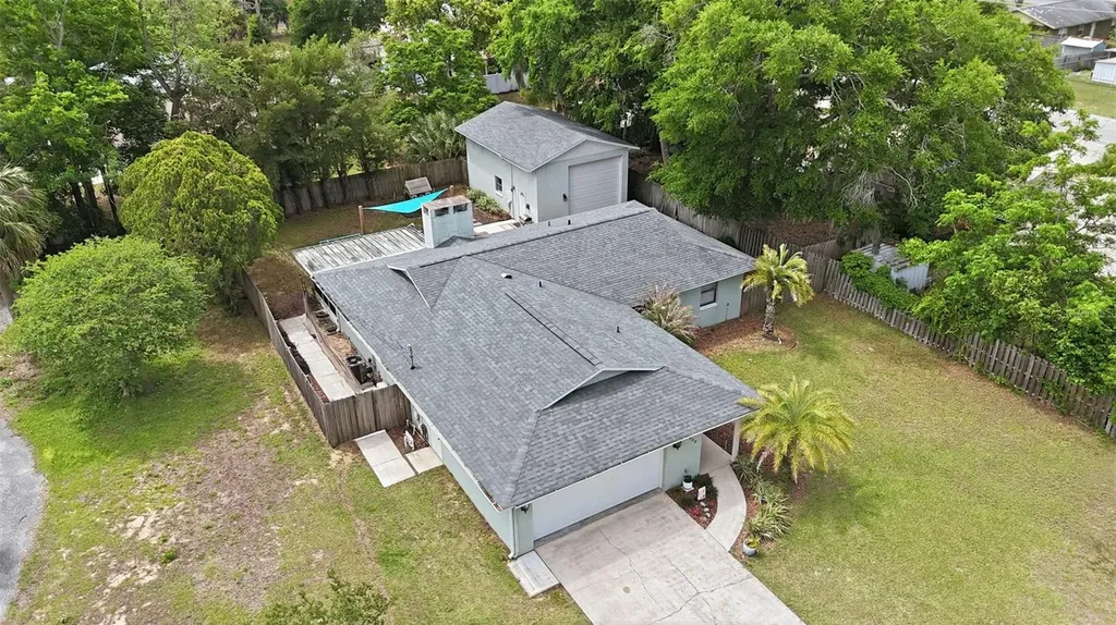 923 Park Drive Tavares FL 32778