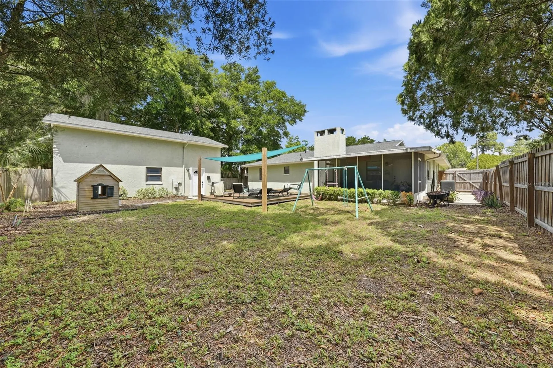 923 Park Drive Tavares FL 32778