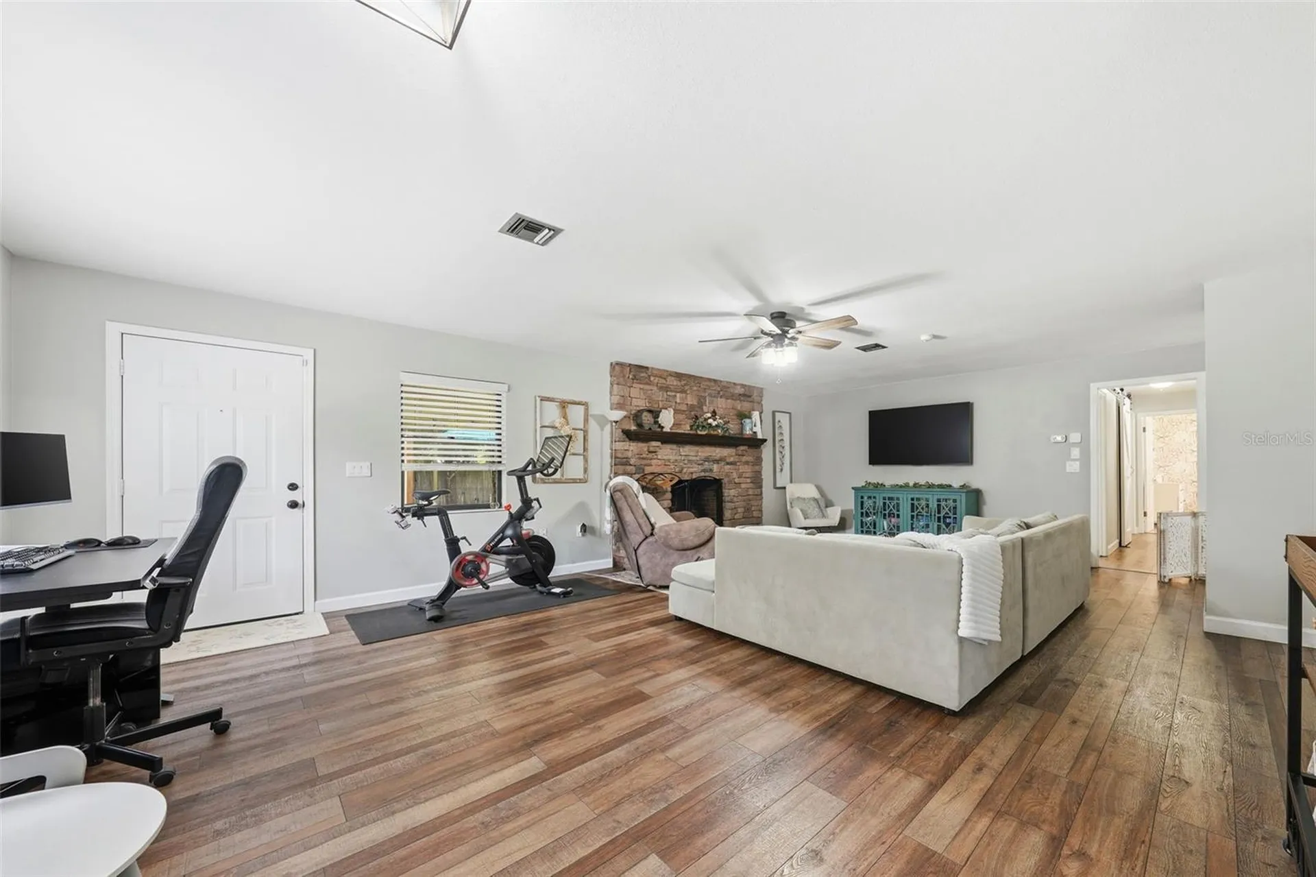 923 Park Drive Tavares FL 32778