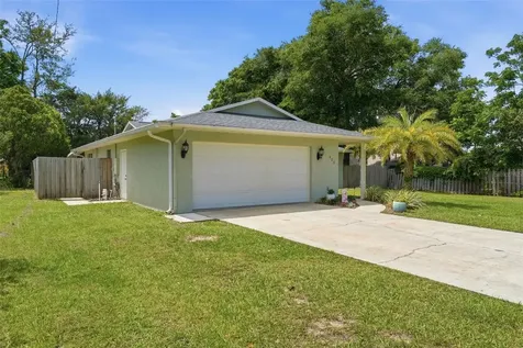 923 Park Drive Tavares FL 32778
