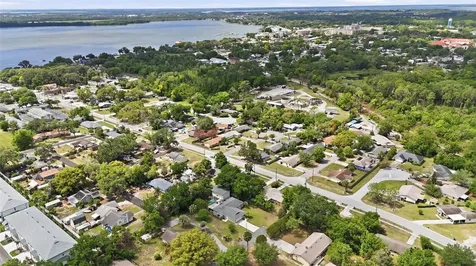 923 Park Drive Tavares FL 32778