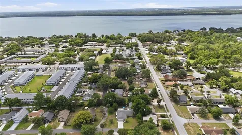 923 Park Drive Tavares FL 32778