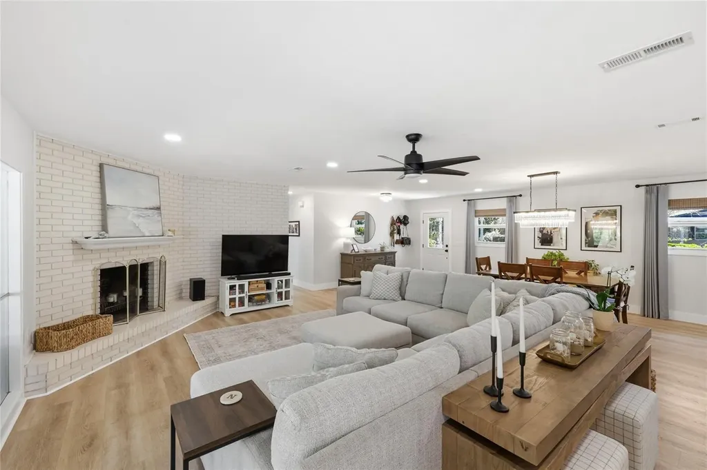 2230 NW 20th Court Gainesville FL 32605