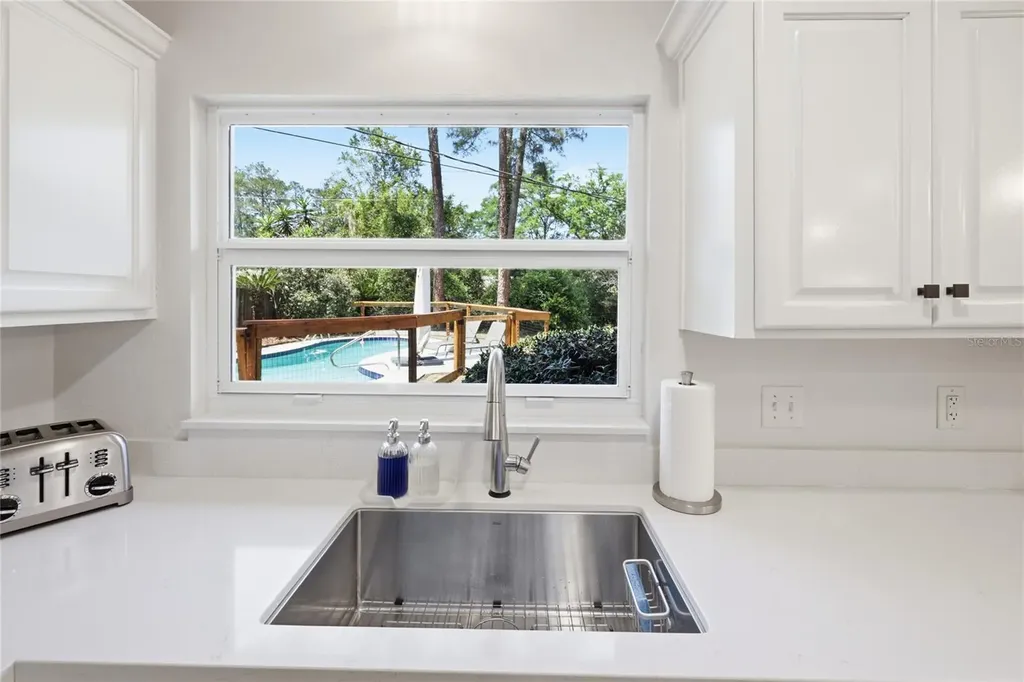2230 NW 20th Court Gainesville FL 32605